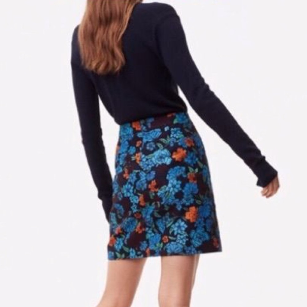 NWT Embroidered high waisted floral pencil skirt
